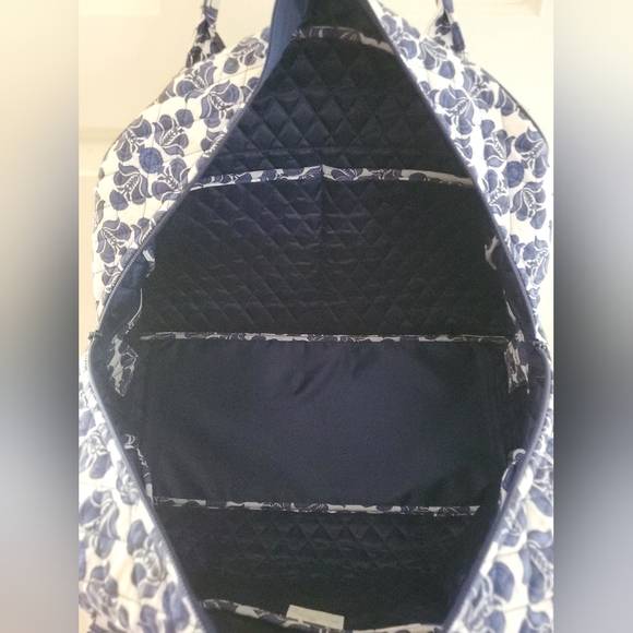 Vera Bradley Cobalt Tile Blue White Large Weekender Travel Bag - Picture 16 of 16